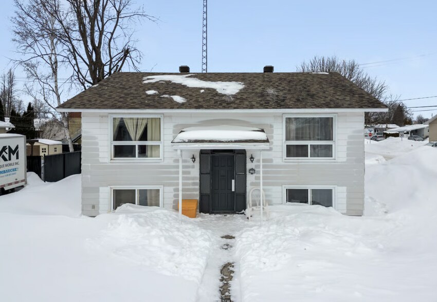 226 Rue Leblanc, Salaberry-de-valleyfield, QC à vendre - Photo principale – Image 1 sur 1