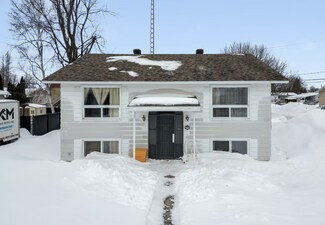 Plus de détails pour 226 Rue Leblanc, Salaberry-de-valleyfield, QC - Logement à vendre