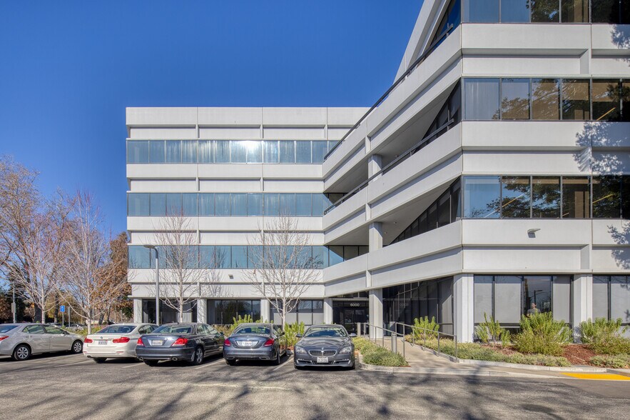 6000 Stoneridge Mall Rd, Pleasanton, CA à louer - Photo de l’immeuble – Image 2 sur 13