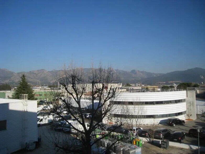 Bureau dans Aubagne à louer - Photo de l’immeuble – Image 3 sur 7