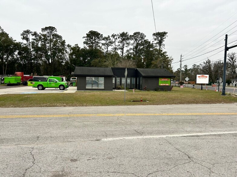 10569 Lem Turner Rd, Jacksonville, FL à louer - Photo de l’immeuble – Image 1 sur 33