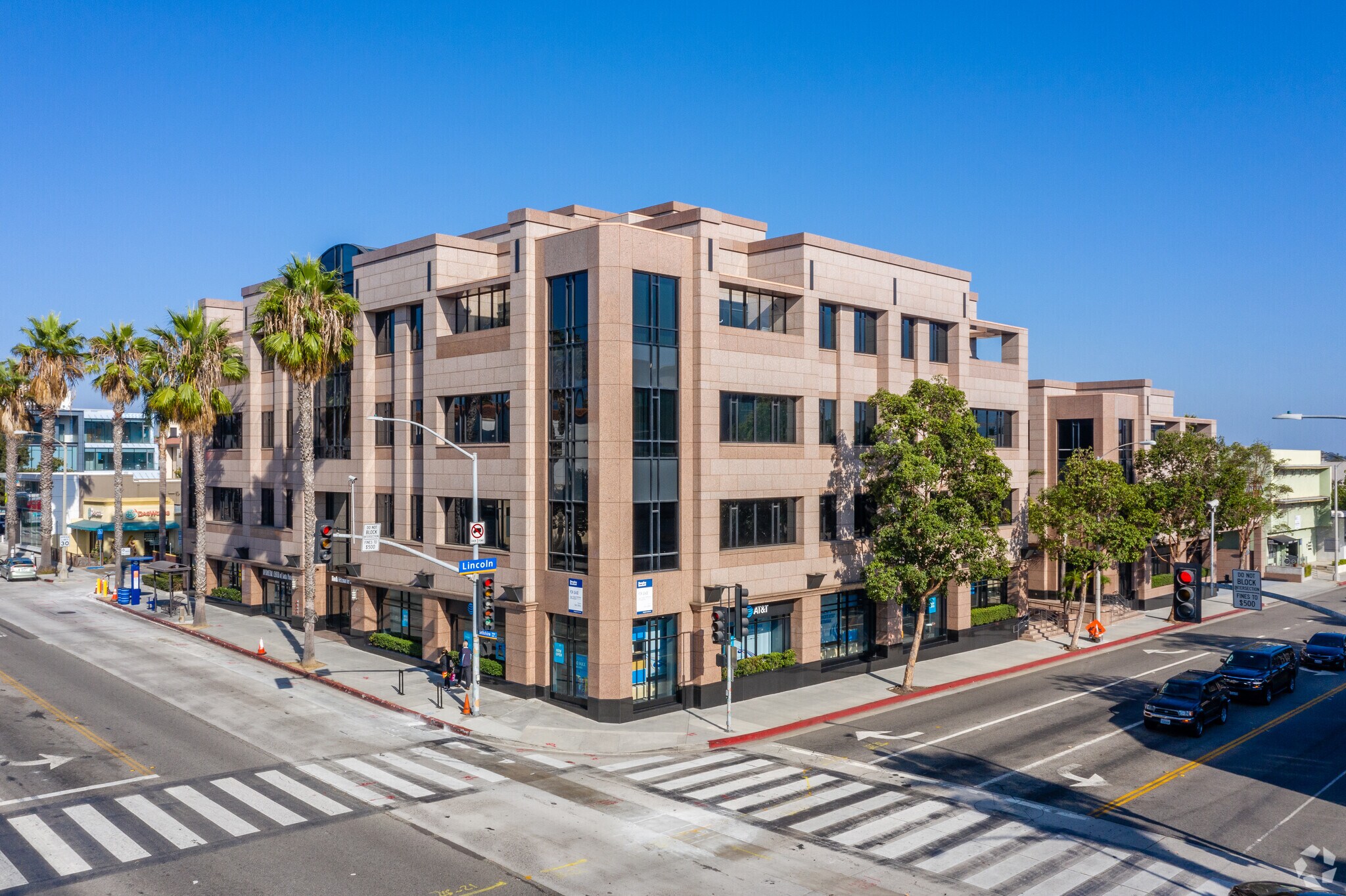 808 Wilshire Blvd, Santa Monica, CA à louer Photo principale– Image 1 sur 11