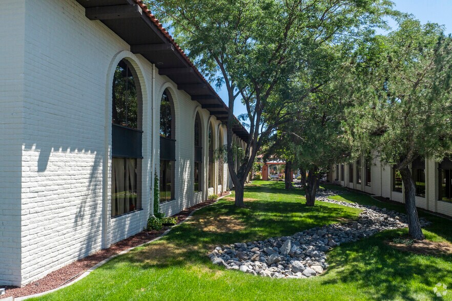 1050-1070 E Williams St, Carson City, NV à vendre - Photo de l’immeuble – Image 2 sur 9