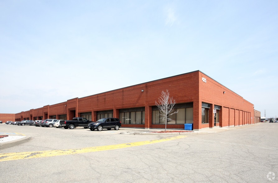 425 Admiral Blvd, Mississauga, ON à louer - Photo principale – Image 1 sur 4