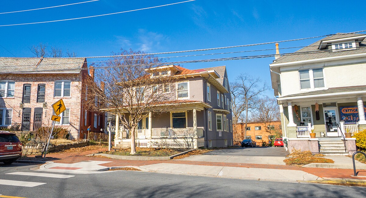 7030 Carroll Ave, Takoma Park, MD à vendre Photo principale– Image 1 sur 8