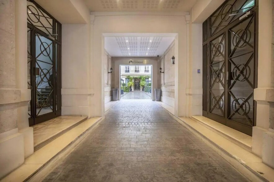 22 Rue D'Aumale, Paris à louer - Photo de l’immeuble – Image 1 sur 10