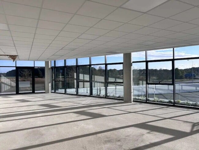 Plus de détails pour 420 Avenue François Pignier, Bourg-en-Bresse - Bureau à louer