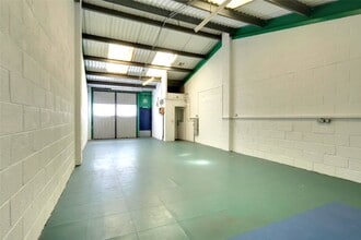 1B Brunel Way, Minehead à louer Photo intérieure– Image 2 sur 2