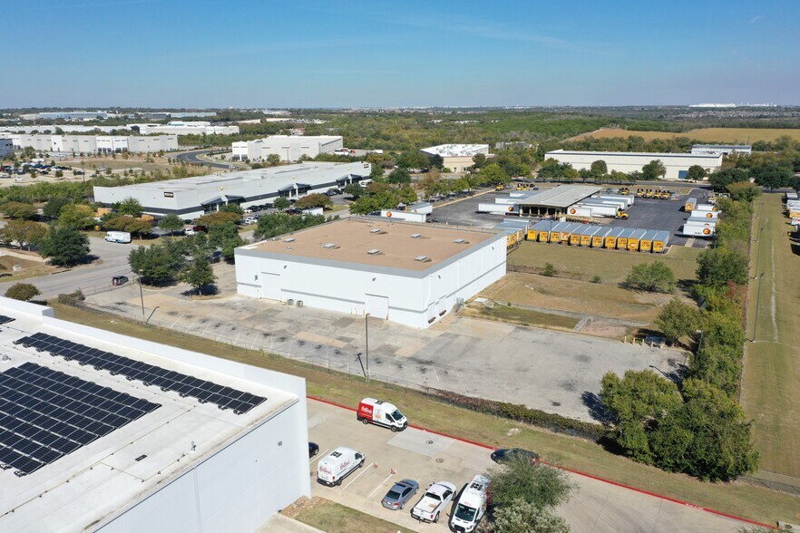 8020 Exchange Dr, Austin, TX à louer - Aérien – Image 2 sur 13