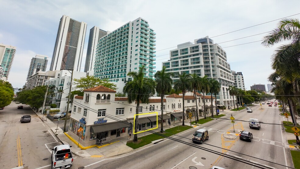2427 Biscayne Blvd, Miami, FL à louer - Photo de l’immeuble – Image 3 sur 14