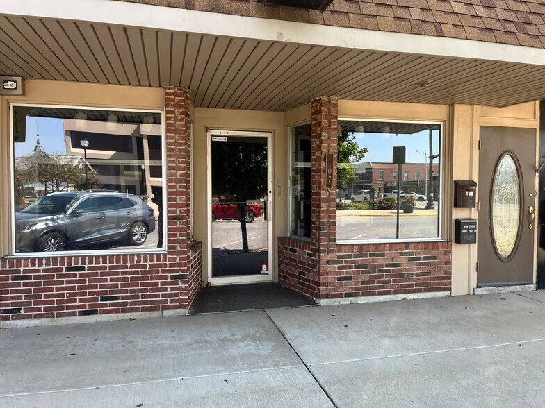 107 N Main St, Monticello, IN à louer - Photo de l’immeuble – Image 2 sur 5