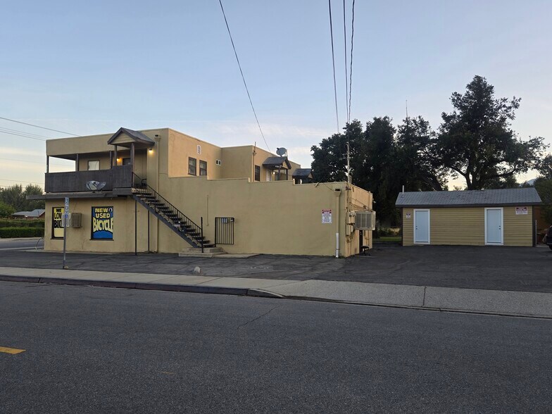 1002 Beaumont Ave, Beaumont, CA à vendre - Photo de l’immeuble – Image 3 sur 4