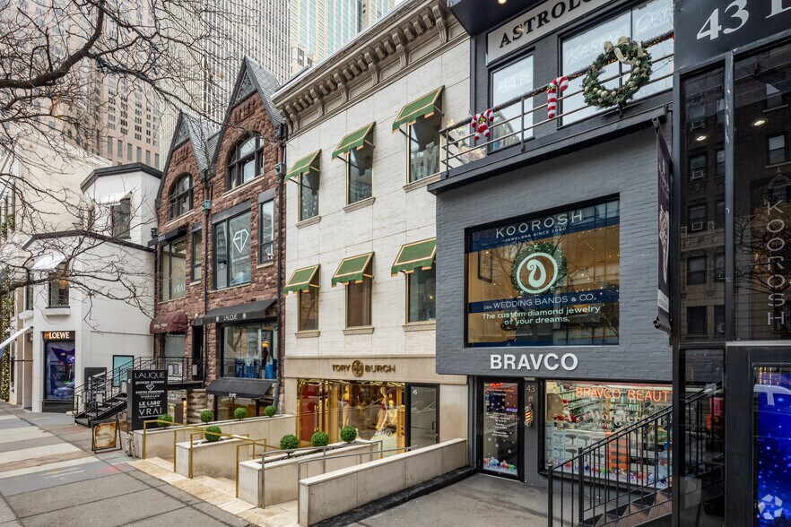 45 E Oak St, Chicago, IL à louer - Photo de l’immeuble – Image 3 sur 6