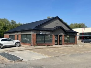 2646-2650 100th St, Urbandale, IA à louer Photo intérieure– Image 1 sur 9