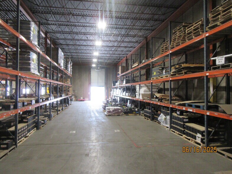 4628-4632 Crossroads Park Dr, Liverpool, NY à louer - Photo de l’immeuble – Image 3 sur 5