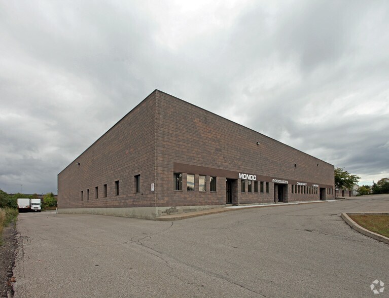 695 Westney Rd S, Ajax, ON à louer - Photo de l’immeuble – Image 2 sur 3
