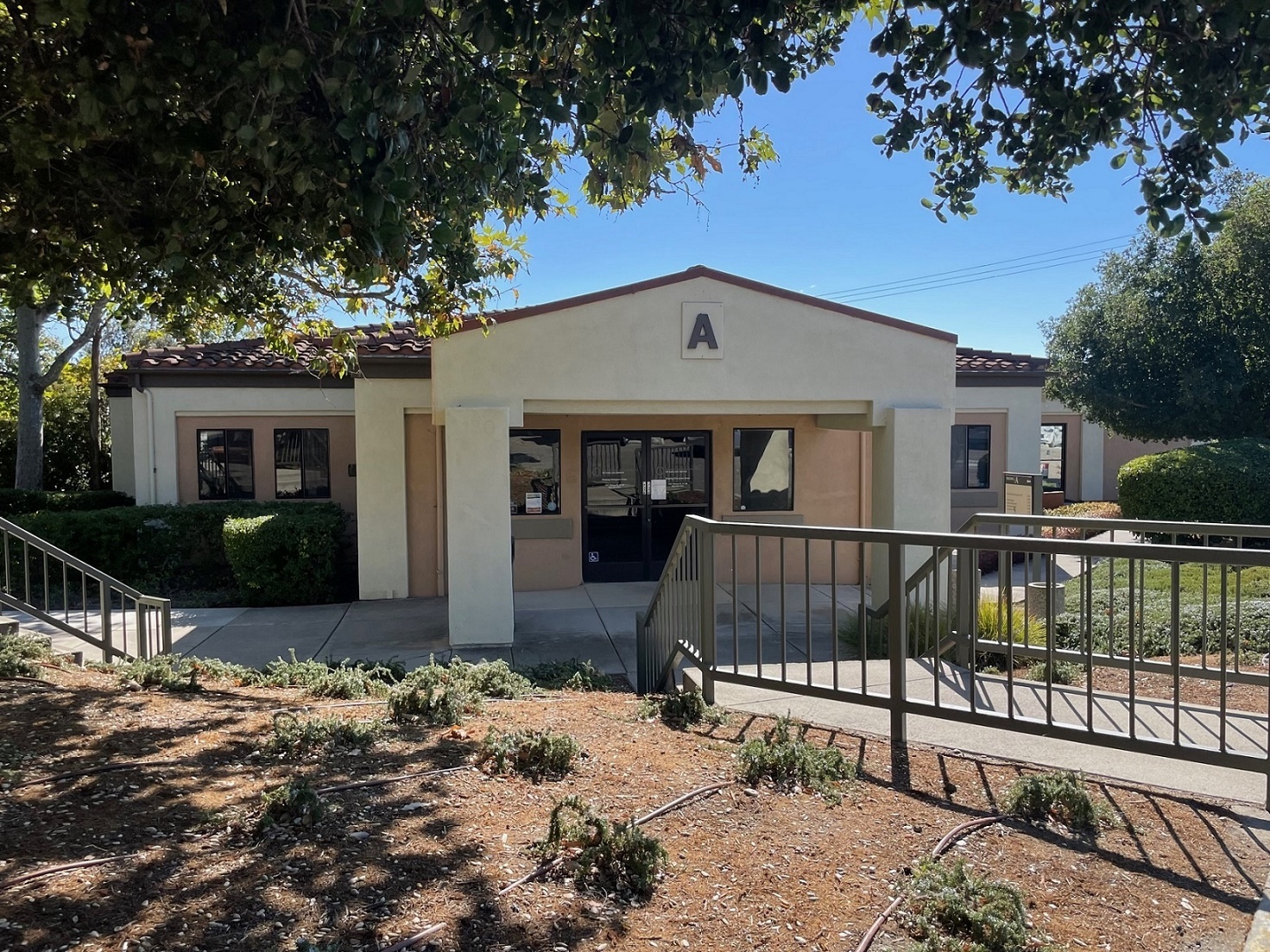 1551 Bishop St, San Luis Obispo, CA à louer Photo de l’immeuble– Image 1 sur 2