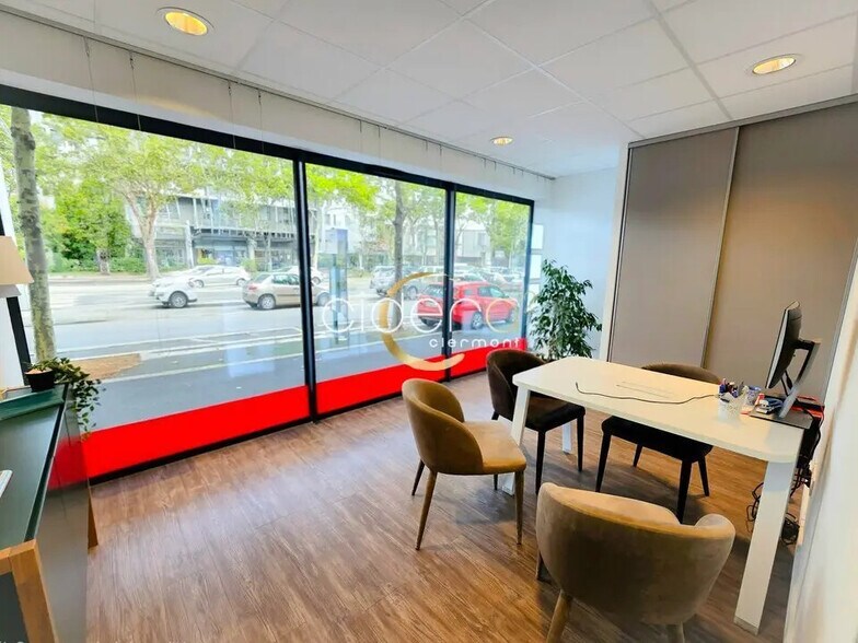 Bureau dans Clermont-Ferrand à louer - Photo de l’immeuble – Image 3 sur 7