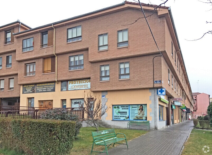 Avenida Vía Roma, 18, Segovia, Segovia à louer - Photo de l’immeuble – Image 3 sur 3