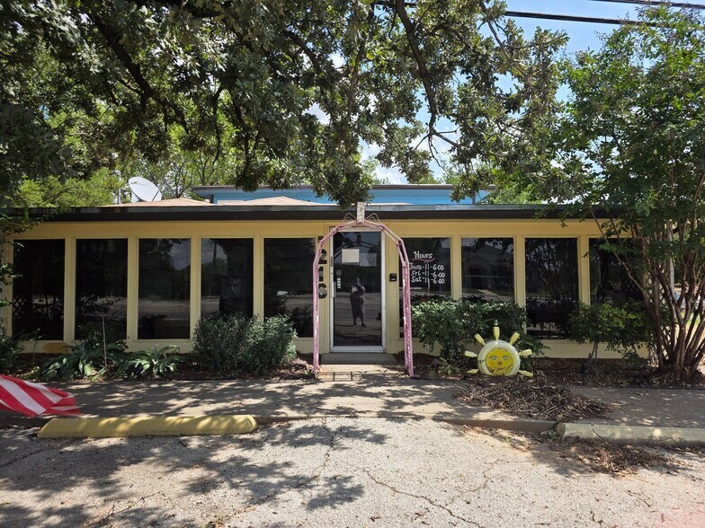 216 W Main St, Azle, TX à vendre - Photo principale – Image 1 sur 3