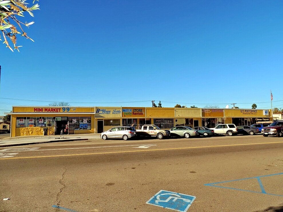 2364 Reo Dr, San Diego, CA à louer Photo principale– Image 1 sur 8