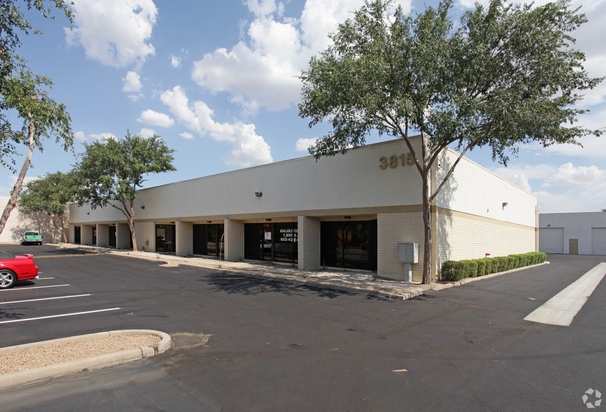 3815 E Grove St, Phoenix, AZ à louer Photo principale– Image 1 sur 4