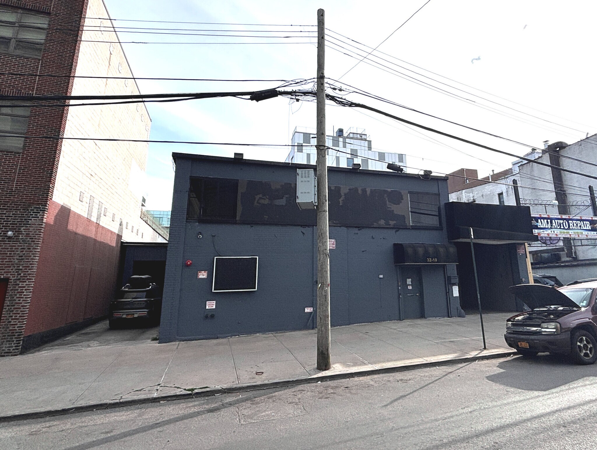 3210 37th Ave, Long Island City, NY à louer Photo de l’immeuble– Image 1 sur 5