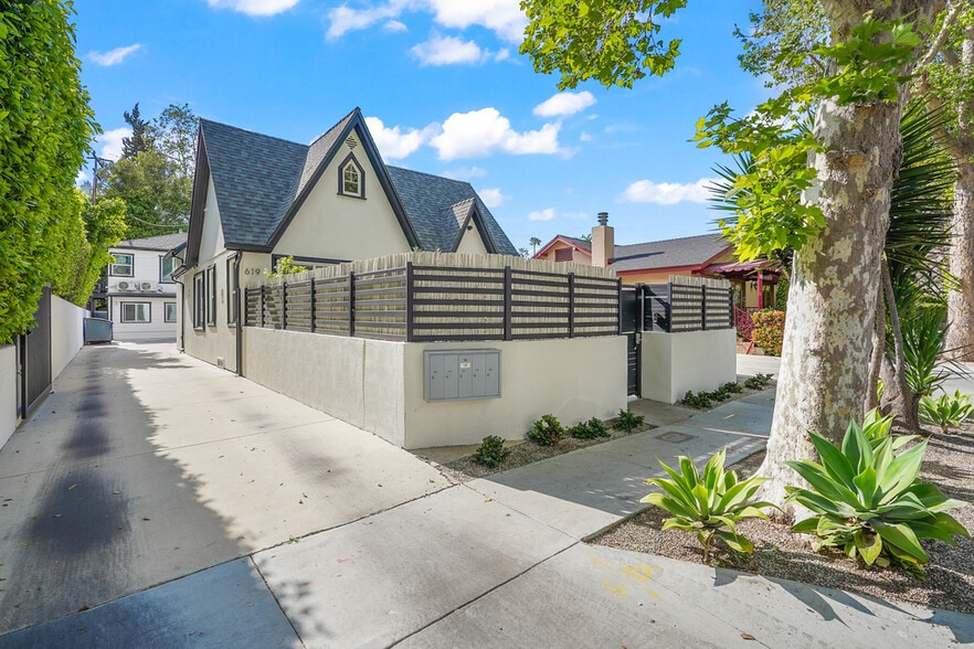 617 Westmount Dr, West Hollywood, CA à vendre - Photo de l’immeuble – Image 3 sur 38