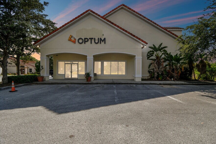 772 Cortaro Dr, Sun City Center, FL à vendre - Photo de l’immeuble – Image 3 sur 87