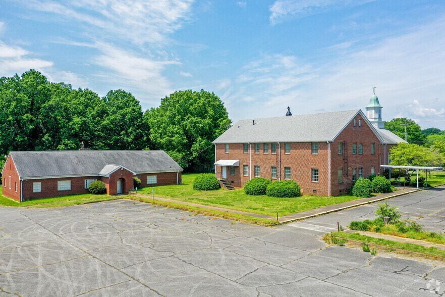830 Church St, Kings Mountain, NC à vendre - Photo de l’immeuble – Image 3 sur 45