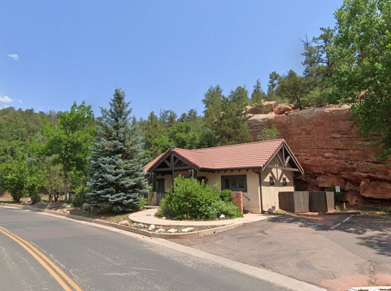 2001 Black Canyon Rd, Colorado Springs, CO à louer - Photo principale – Image 1 sur 2