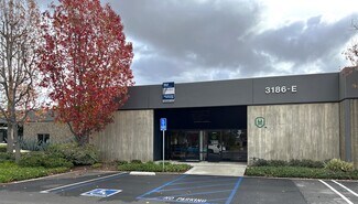 Plus de détails pour 3186 Airway Ave, Costa Mesa, CA - Local d'activités à louer