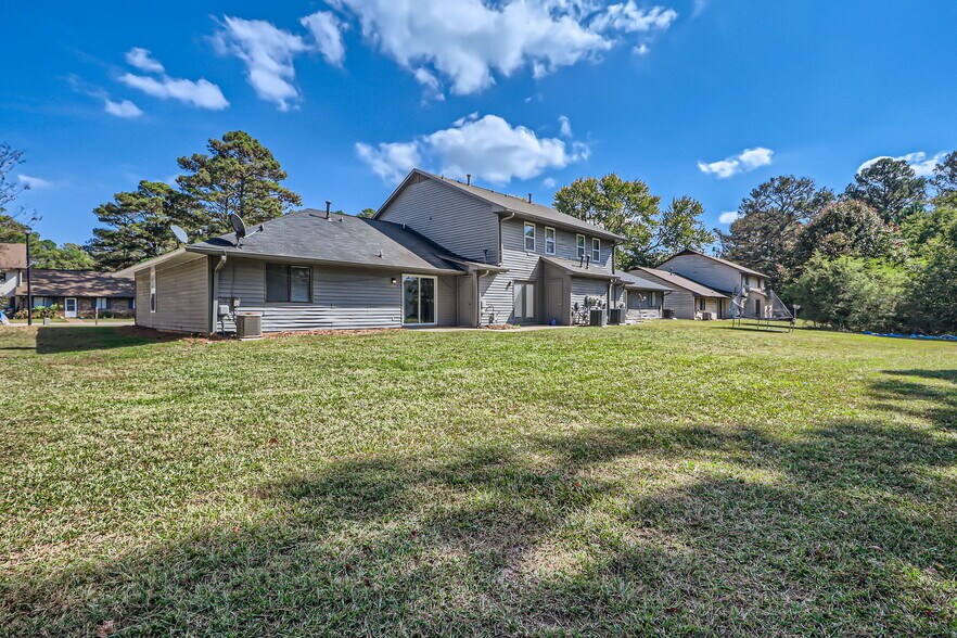 2638 Fieldstone View Ln SE, Conyers, GA à vendre - Photo de l’immeuble – Image 1 sur 32