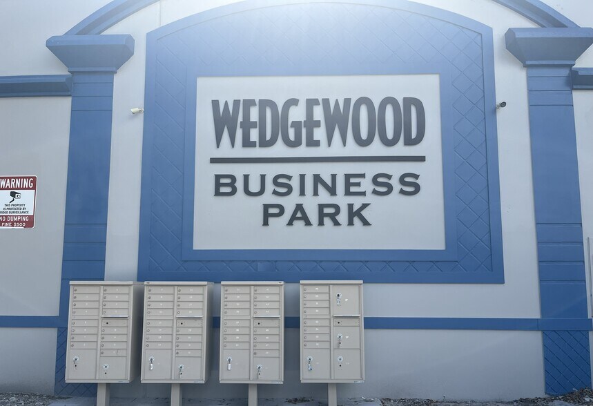 1900 NW 33rd St, Pompano Beach, FL à louer - Photo de l’immeuble – Image 1 sur 7