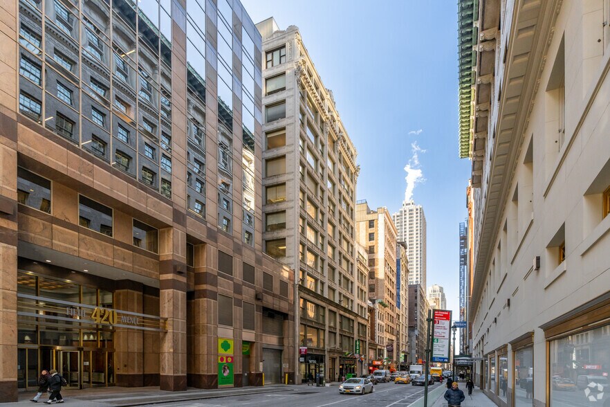 8 W 38th St, New York, NY à louer - Photo de l’immeuble – Image 3 sur 12