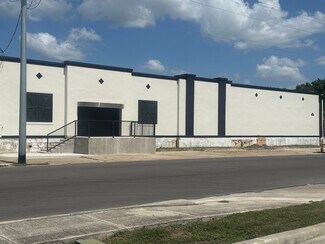 Plus de détails pour 1115 N Bowie St, Seguin, TX - Local d'activités à louer