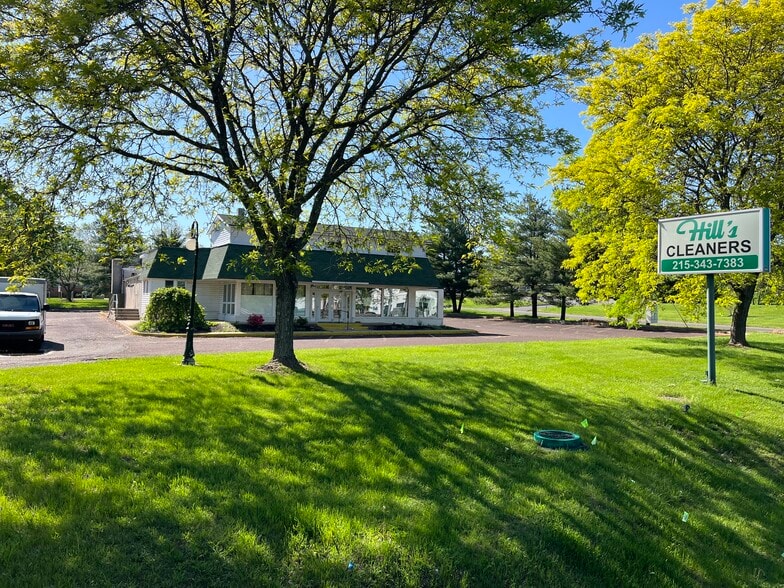 880 Easton Rd, Warrington, PA à vendre - Photo principale – Image 1 sur 12