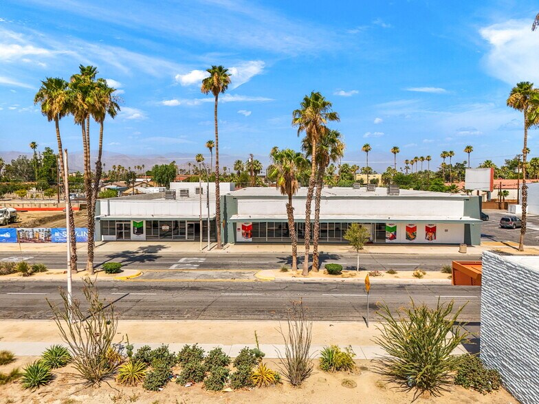 45073 Oasis St, Indio, CA à louer - Photo de l’immeuble – Image 2 sur 13