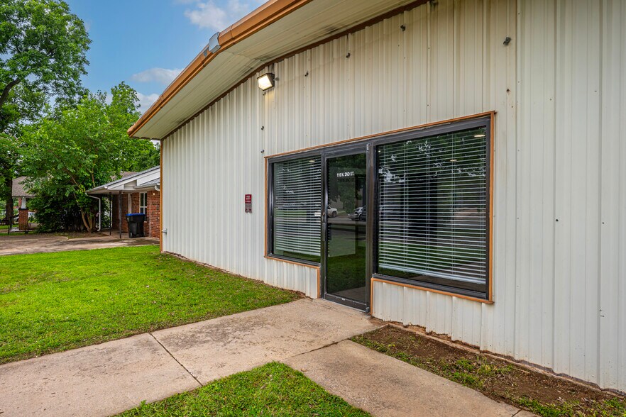 116 N 2nd St, Noble, OK à vendre - Photo de l’immeuble – Image 2 sur 23