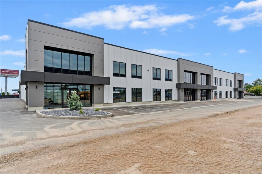 1166 N 2000 W, Farr West, UT à louer - Photo de l’immeuble – Image 2 sur 28