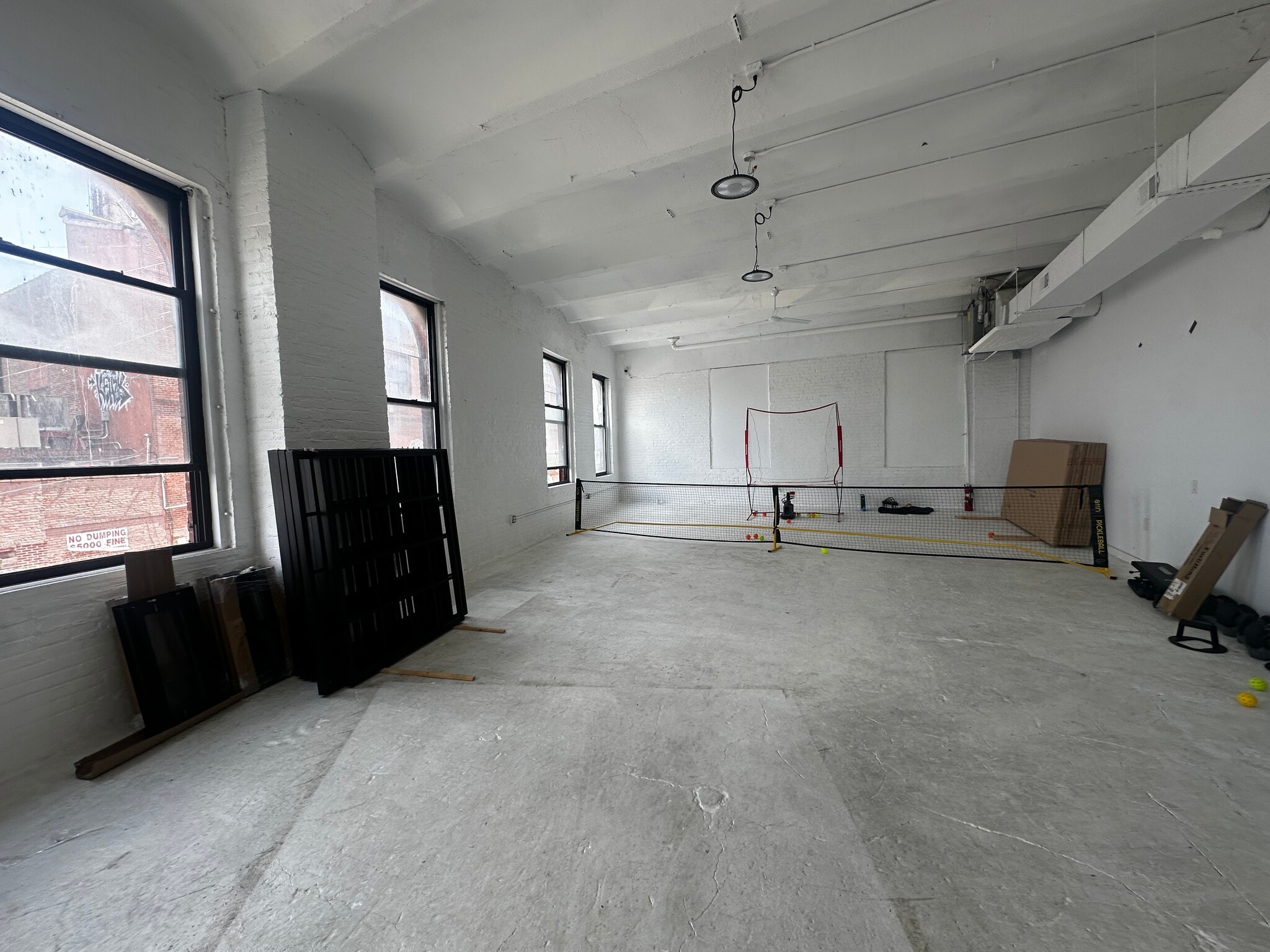 240 Meserole St, Brooklyn, NY à louer Photo intérieure– Image 1 sur 4