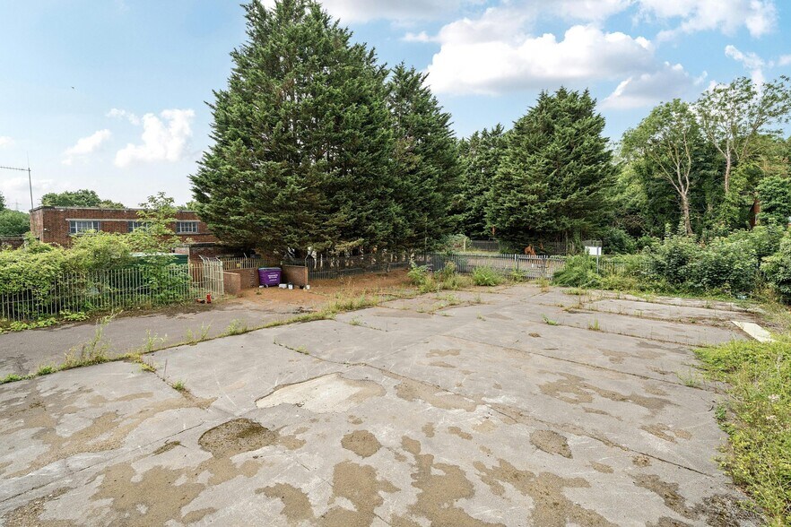 107 Corran Way, South Ockendon à vendre - Photo de l’immeuble – Image 1 sur 40