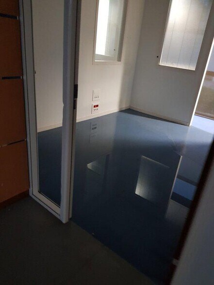 Local d'activités dans Besançon à vendre - Photo de l’immeuble – Image 3 sur 3