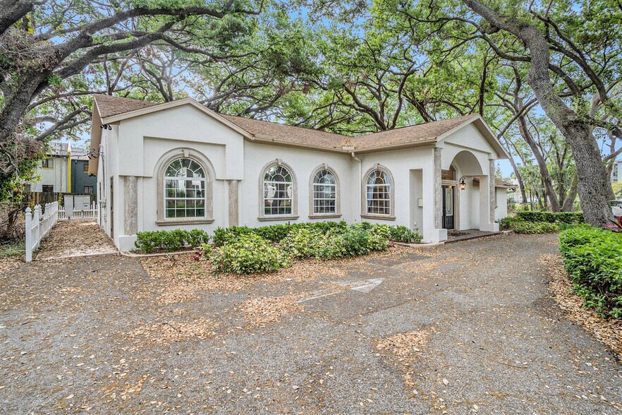 329 Pauls Dr, Brandon, FL à vendre - Photo de l’immeuble – Image 2 sur 23