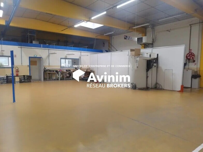 Industriel/Logistique dans Cluses à vendre - Photo intérieure – Image 3 sur 6