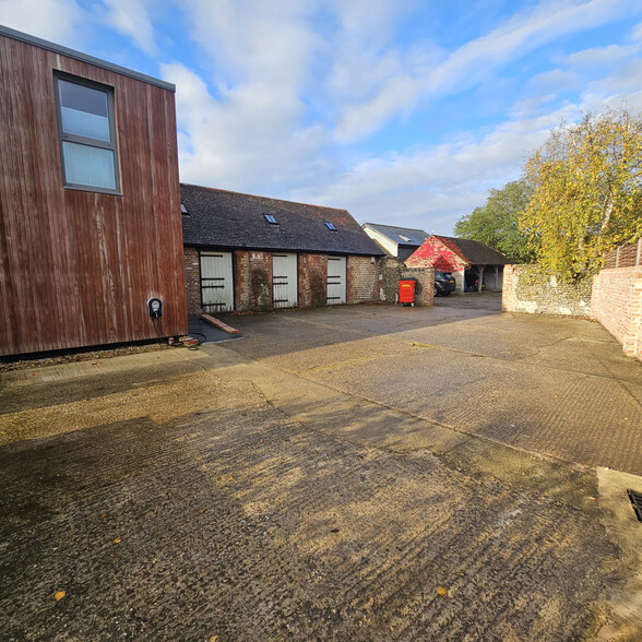 31 Bell Ln, Birdham à louer - Photo de l’immeuble – Image 2 sur 6