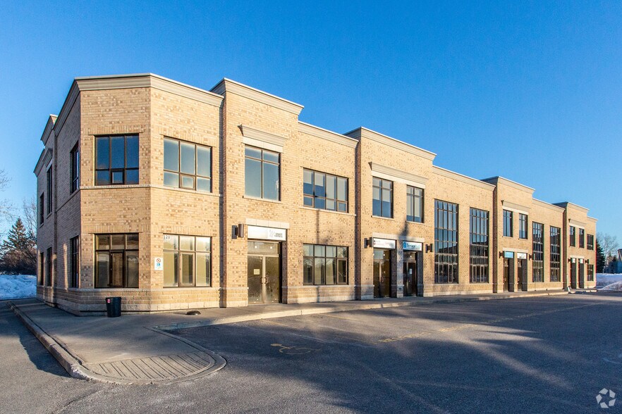 120 Terence Matthews Cres, Ottawa, ON à louer - Photo de l’immeuble – Image 3 sur 9