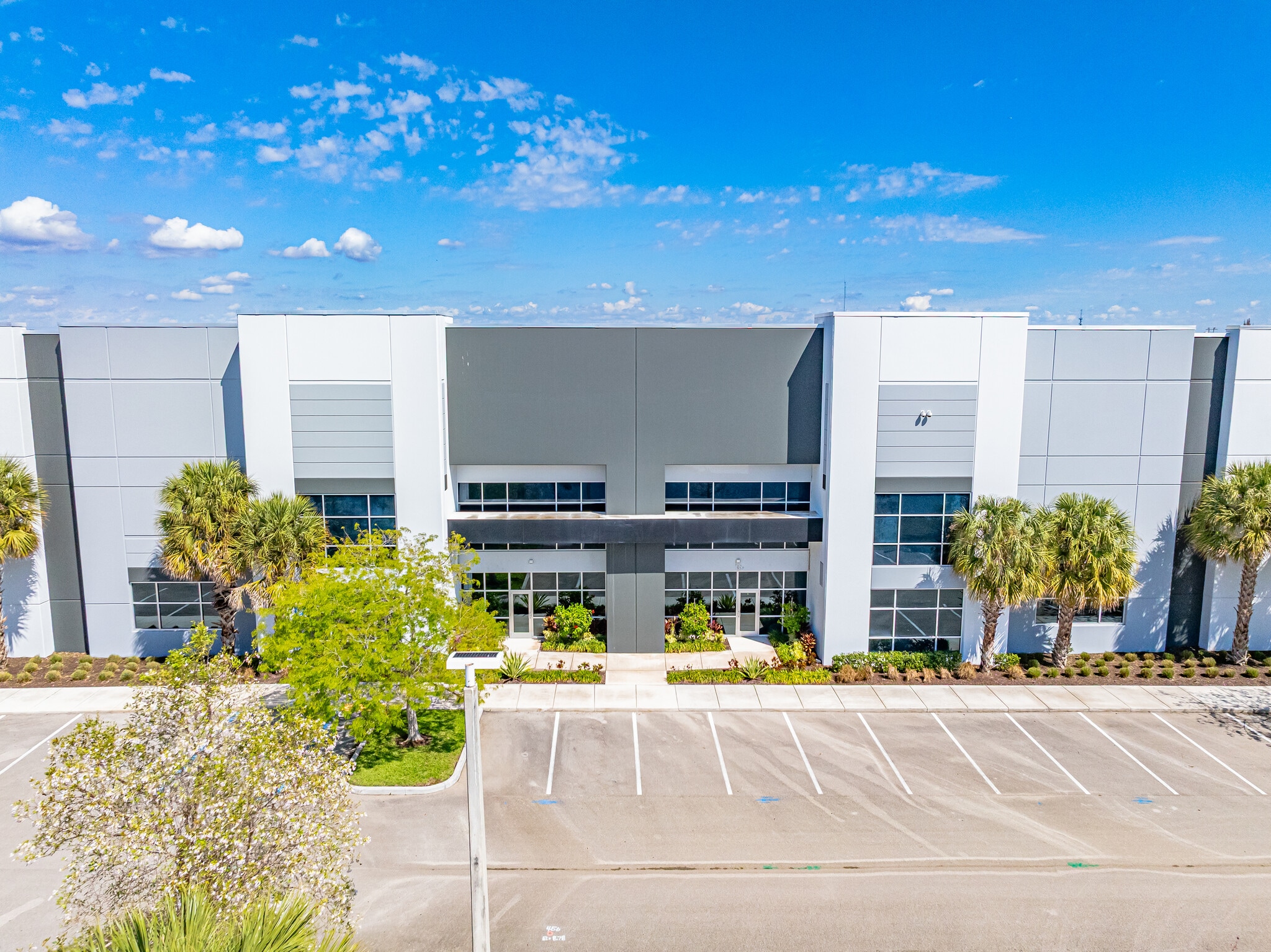 20351 Sheridan St, Fort Lauderdale, FL à louer Photo de l’immeuble– Image 1 sur 4