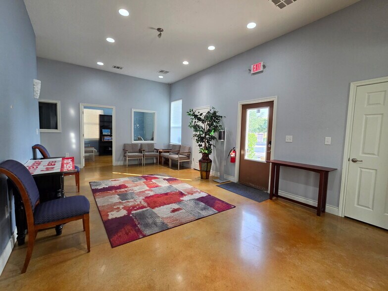 1010 Old Austin Hutto Rd, Pflugerville, TX à louer - Photo de l’immeuble – Image 3 sur 11