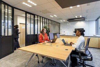 Bureau dans Colombes à louer Photo intérieure– Image 2 sur 8